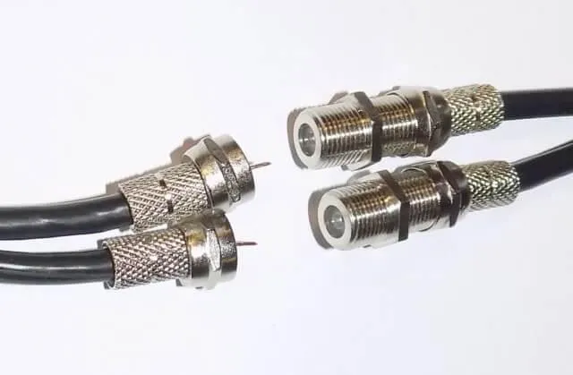 Splicing coaxial cables